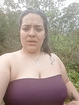 candelita22's Live XXX Chat