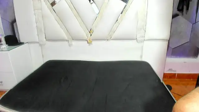 Chatroom XXX en direct de SadieAndAxel