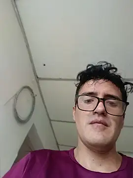 WildMatthew Live XXX-chat