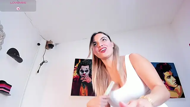 Živý XXX chat IsabellaaJoness