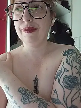Chat +18 de Dunnitta ao vivo