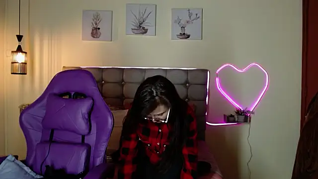 _naomi_s Chat XXX live