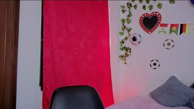 Chat +18 de PaulaCutexs ao vivo