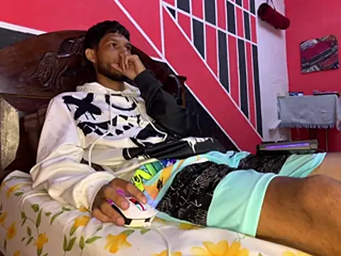 Chat XXX en directo de tanned_boy