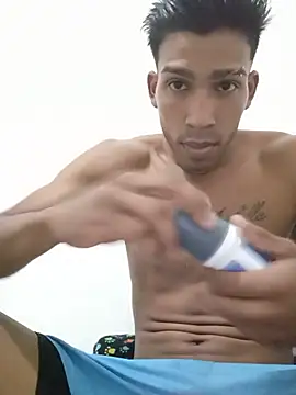 hotcesar69 Webcam Show