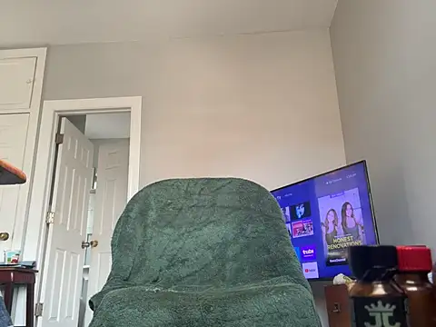 ChiRaqb8 Webcam Show
