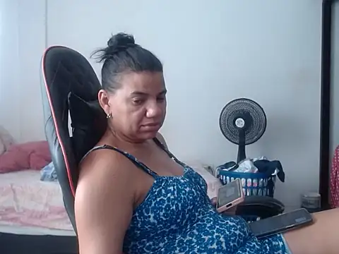 Adriana_0312 – Live XXX-chat