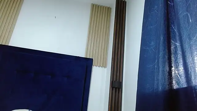 XXX chat uživo modela Adriann_Stone