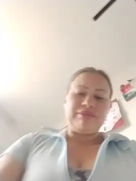 LaraCaliente Chat XXX live