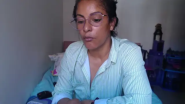 kateleyagrey Chat XXX in diretta