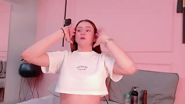 DanielleDNicola Adlı Modelin Canlı XXX Sohbeti