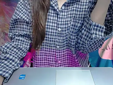Enmy_24 Adlı Modelin Canlı XXX Sohbeti