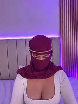 AaliyahShine Chat XXX in diretta