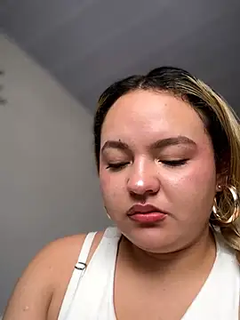 Chat +18 de Naiara_Sex_ ao vivo