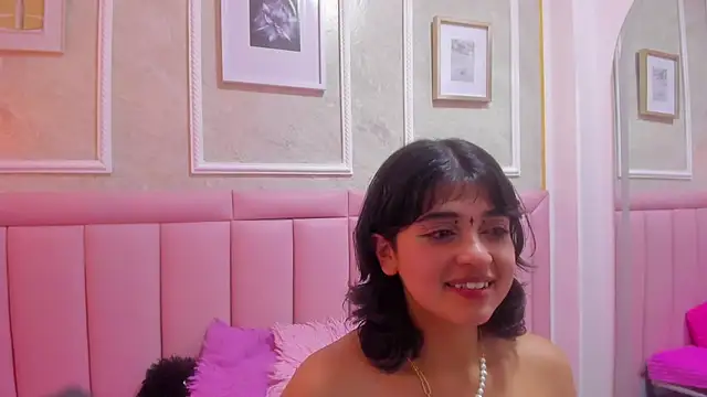 velvet_girll Adlı Modelin Canlı XXX Sohbeti