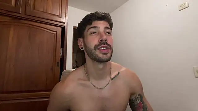Chatroom XXX en direct de Guyinthemountain