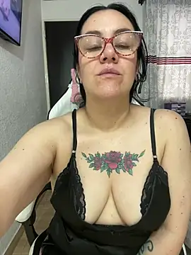 sweet_adele_'s Live XXX Chat