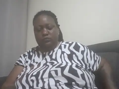 Chat +18 de fat_ebonyqueen ao vivo