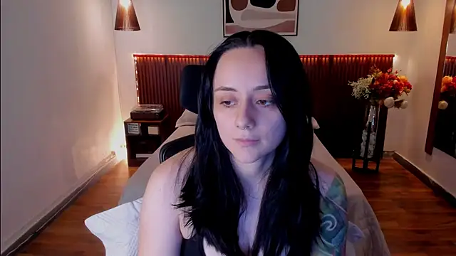 دردشة KatherineBond الجنسية المباشرة