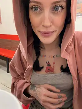 Chat +18 de Melissa_crazy ao vivo
