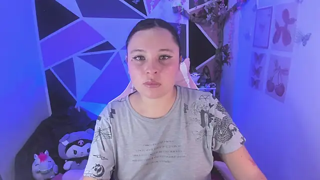 Czat XXX na żywo – little_emma0