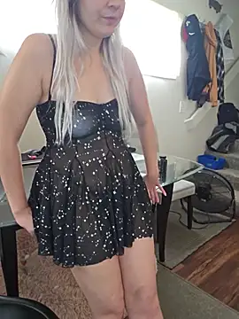 ScarletCallings_420 Adlı Modelin Canlı XXX Sohbeti