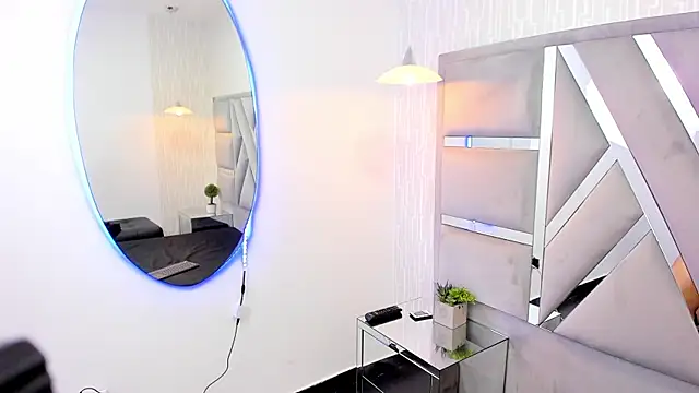 XXX chat uživo modela MikeHunteer
