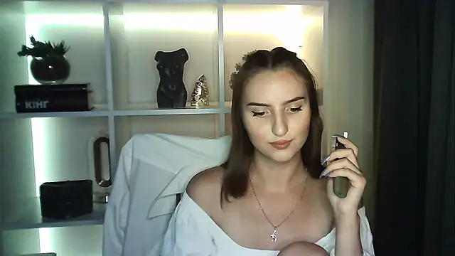 XXX chat uživo modela X_Alisa