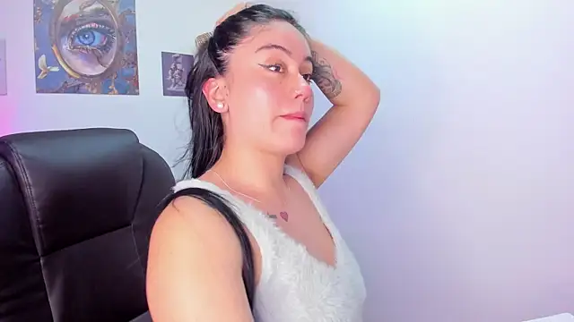 Chat XXX en directo de LucyBloom_