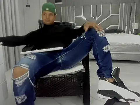 Chat XXX ao vivo de master_leather