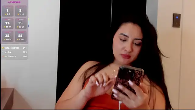 AnushaKumari's Live XXX Chat