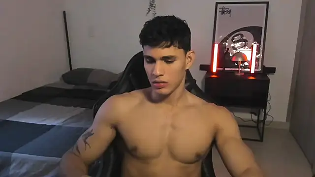 Massimo_Rinaldi's Live XXX Chat