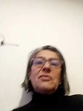 הופעת וובקאם של nocturnewhisper