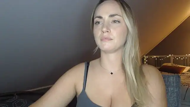 Chat XXX en directo de ScarlettSensitive