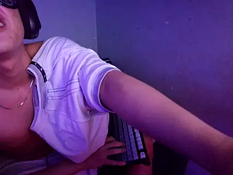 Chat +18 de boyhigh1997 ao vivo
