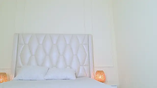 hilarytompson Live XXX-Chat
