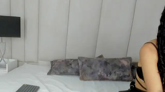 XXX chat uživo modela MiaLauren_