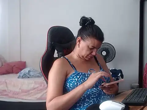 Adriana_0312 Chat XXX live