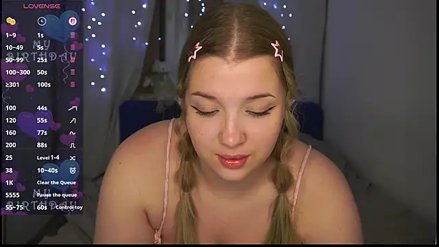 CuteSharloti's Live XXX Chat