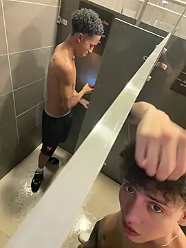 yoursexyjose webcam show
