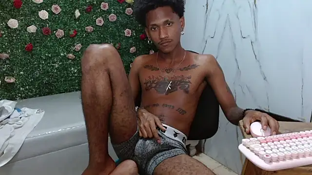 ManSant লাইভ XXX চ্যাট