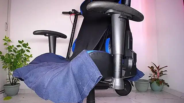 MAXJONES_2 Adlı Modelin Canlı XXX Sohbeti