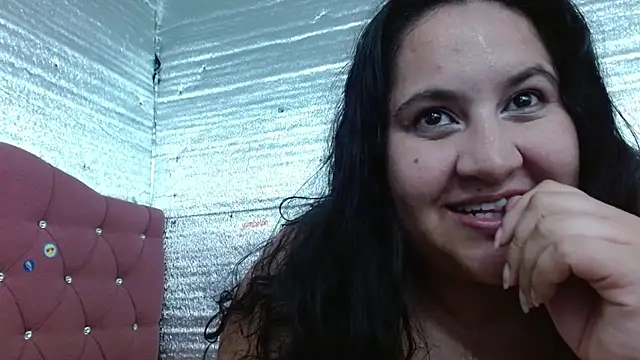 دردشة EMILY-NESSA الجنسية المباشرة