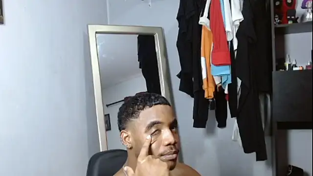 Онлайн чат XXX AxelSilva7777