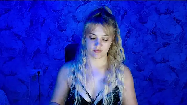 nika_gold1 Adlı Modelin Canlı XXX Sohbeti