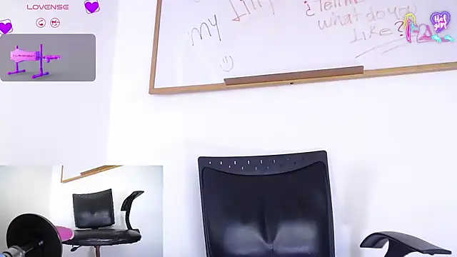 Lillytits élő XXX-chatje
