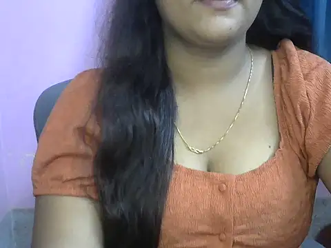 QUEEN-OF-QUEEN's Live XXX Chat