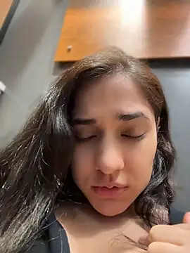 צ'אט XXX בשידור חי של __amcutefatima