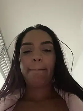 XXX chat uživo modela Sara-77