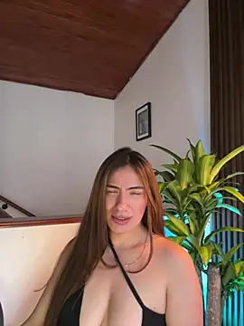 emmily_d Adlı Modelin Canlı XXX Sohbeti